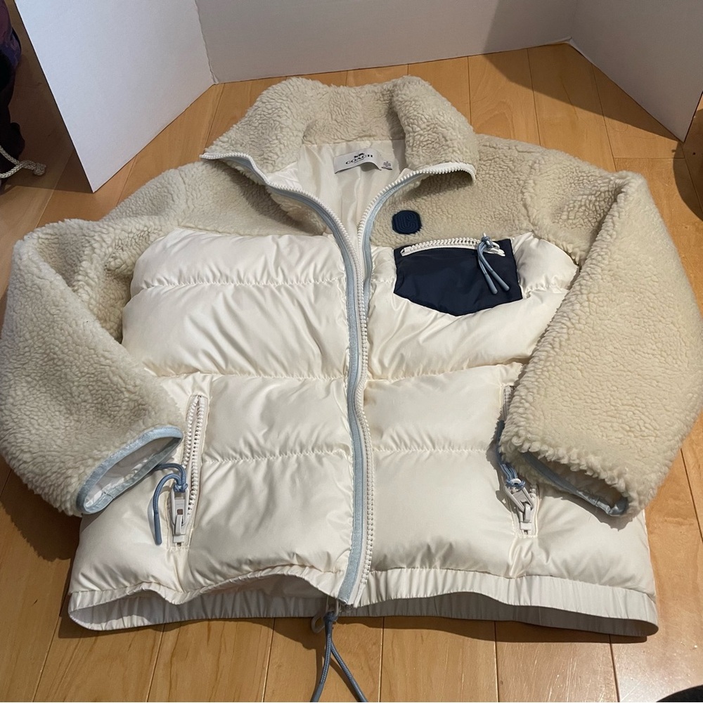 Coach Women's Sherpa Down Jacket in Cream/Blue Medium- EUC - Picture 3 of 9